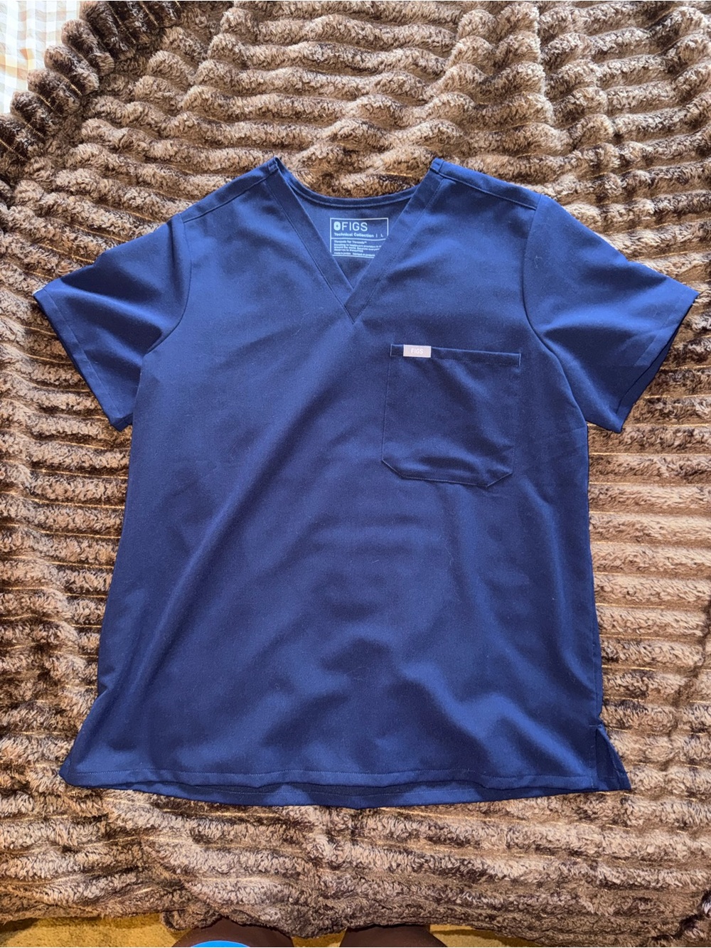 Figs scrub top
